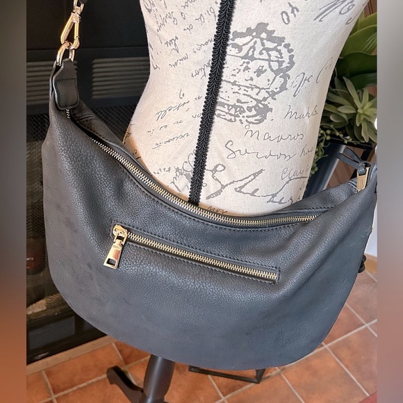 Black Shoulder Bag with Woven Strap – Excellent Condition - Picture 4 of 7